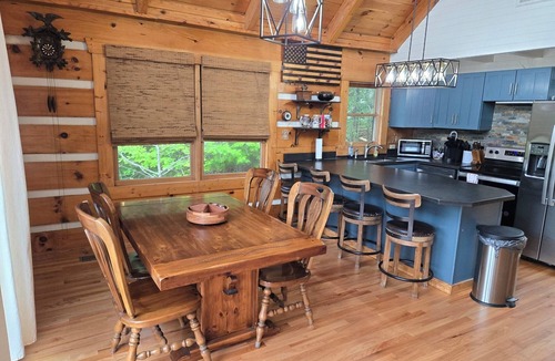 Tellico Plains Cabin | Perched on top with crazy views of Cherokee Mountain