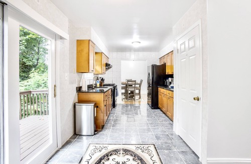Silver Spring House | Perfect Private Silver Spring Retreat by Downtown!
