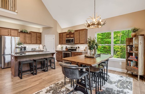 Black Mountain House | Pet-Friendly 3-Story Mountain Home + Biltmore Pass | 40 Min to Asheville