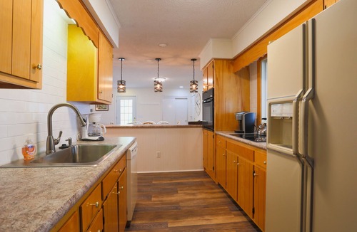 Country Club Estates House | Pet Friendly Downtown Rehoboth Beach Rustic and Comfy Home