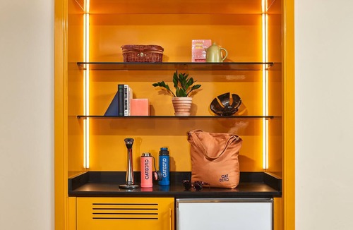 Cole Apartment | Pet Friendly | Kitchen & Entertaining Spaces