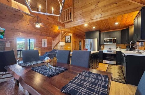 Ridgeline Vistas Cabin | Points of View - Mountain View | Pet Friendly | Hot Tub | Pool Table | Air Hockey | Fire Pit