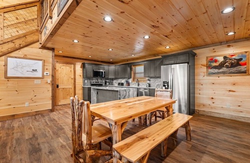 Rocky Grove Cabin | Pool Cabin with 5 King Bedrooms