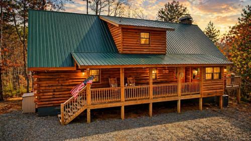 Eagle Mountain House | Pools, Wineries, Hiking, Waterfalls, Hot Tub, Gym, Pickleball, Arcades