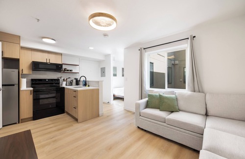 Belltown Condo | Prime Belltown Location, Japandi Aesthetic