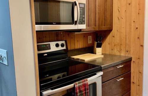 Clymer Condo | Prime Location! Clean 3 BDRM/3 FULL BATH. Next to MountainAdventures & MainLodge