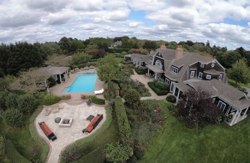 Bridgehampton House | Prime location Hamptons estate,perfect for large groups min from beach and town