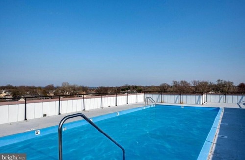 Eastport Condo | Prime Viewing for Blue Angels -Rooftop Deck and Water Views of Spa Creek!