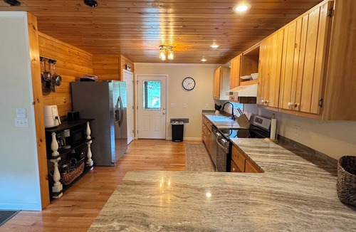 Morganton House | PRIVACY,VIEWS,POND,CREEKS! pooltable-arcade-minutes to BlRdg-Lake-dogs welcome