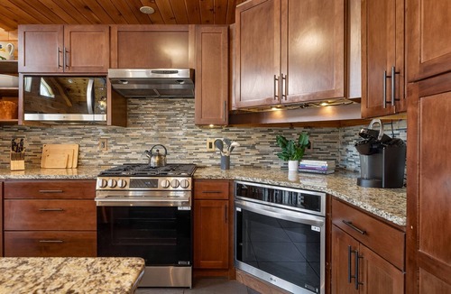 Scottsburg House | Private Cabin Retreat-Heated Pool/Hot Tub/Tiki Bar