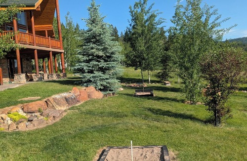 Thatcher Cabin | Private getaway near Bear Lake, ATV hike, cave tours, and kayaking, game room.