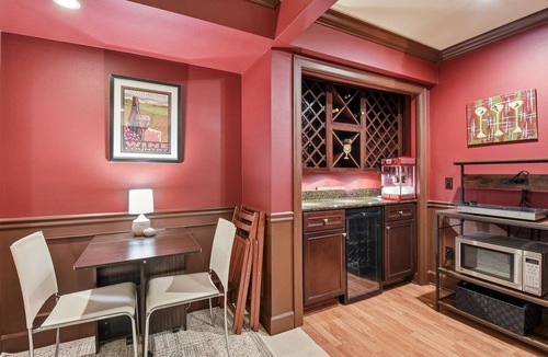 Market House | Private Guest Suite in Beautiful Kirkland, West of Market neighborhood.