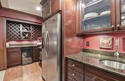 Market House | Private Guest Suite in Beautiful Kirkland, West of Market neighborhood.