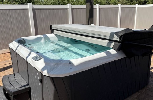 Hurricane House | Private Home-2 Bed/2 Bath -HOT TUB/Near Zion NP