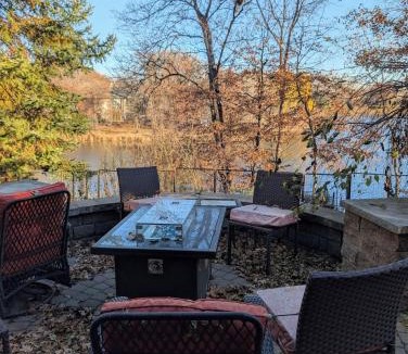 Savage House | Private Lake Suite Basement Apt- Cabin Feel - Near Twin Cities - Dog-Friendly