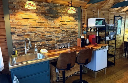 Laurel Ridge Cabin | Private Mountain Sanctuary Cabin Surrounded by Protected Forest in Black Mountain, North Carolina