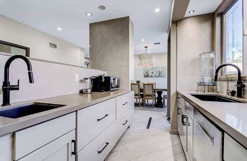Los Angeles House | Private Pool Oasis · 5BR House Near The Grove