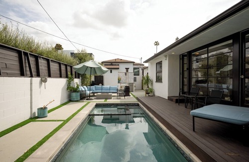 Sunset Park House | Private Quiet Retreat - Minutes to Beach & City, Solo-Friendly Casita