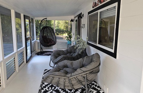 Myrtle Creek House | Private Ranch House, Highland Cattle, Horses & Peaceful Views - a soul refresher