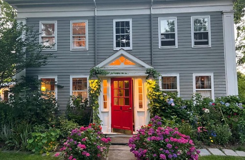Sag Harbor House | queeen room