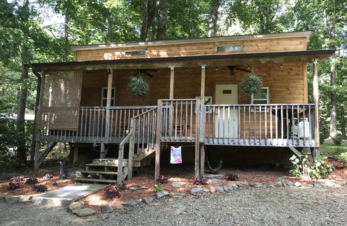 Candler Cottage | Quiet Haven Tiny Home-Hot Tub-Pet Friendly-Asheville Mtns