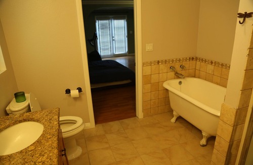 Carlson Park House | Quiet, Large Remodeled Family Home in Very Quiet Residential Area - NO SMOKING