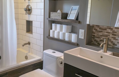 Reading House | Quiet stay in central Cincinnati