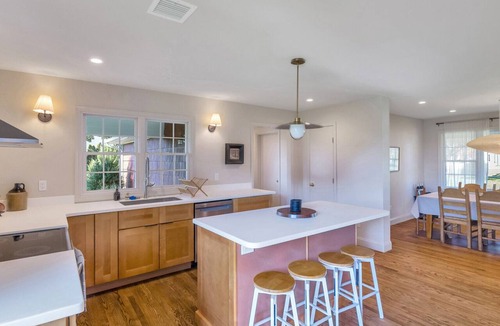 Northville House | Recently Renovated and Re-Designed Vineyard Cottage Located on the 205 acre.