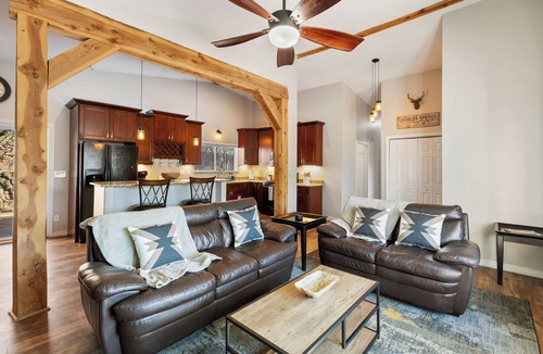 West Colorado Springs House | Red Rocks, Relaxation & Family: Walk to Garden of the Gods - Hot Tub/Dogs OK