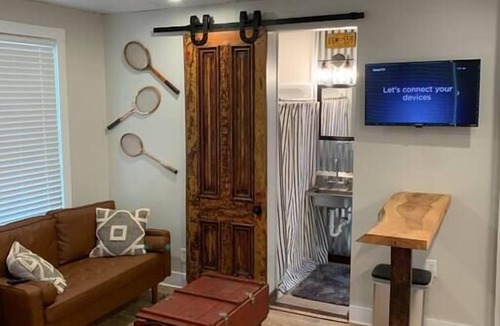 Mount Washington Apartment | Refined Studio, New Construction, 1 Mile From Town