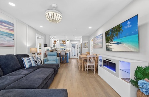 Tranquil Harbour House | Relax-ready, Pool, Pool House/Lounge