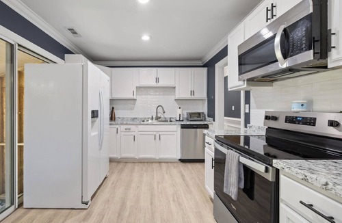 Paw Creek House | Renovated 3BR Near Uptown, Airport & Stadium