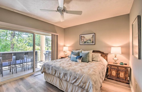 Salem Condo | Resort-Style Condo w/Balcony on Lake Keowee