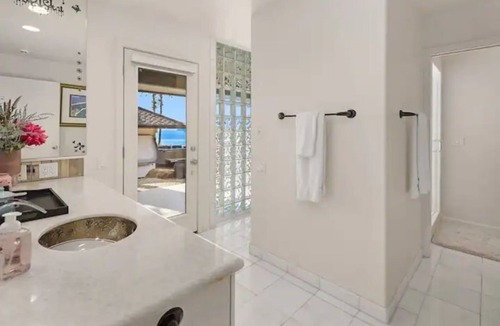 Harbour Pointe Resort | Resort- Style Full Home Retreat w/Pool and Spa