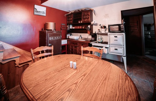 Colfax House | Riverfront Views!