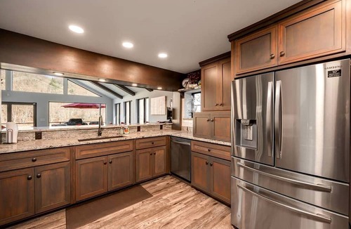 Turkey City Cabin | Riverside Luxury: Fully Equipped Cabin with Outstanding Views in Emlenton, PA