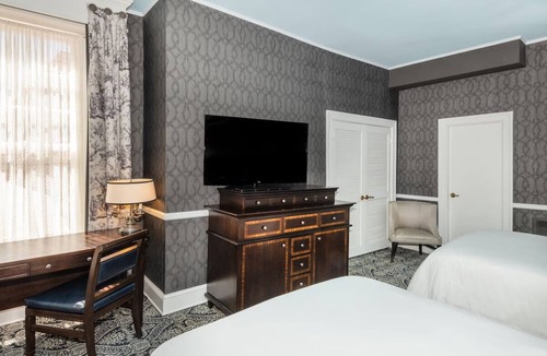 Historic District Hotel | Robert Johnson 2 Double Beds | Historic Inns | 0.8 miles to Cheston Avenue Wharf
