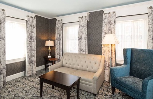 Historic District Hotel | Robert Johnson Suite | 0.2mi to William Paca House & 0.3mi to USNA
