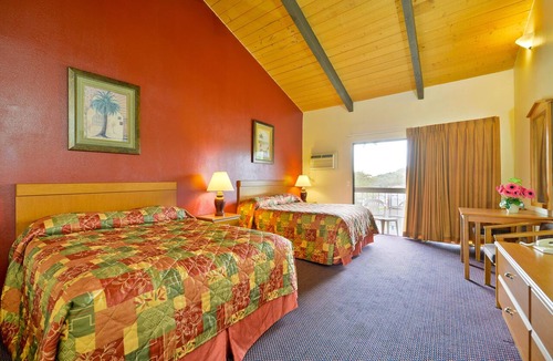 Fallbrook Hotel | Rodeway Inn Fallbrook Downtown