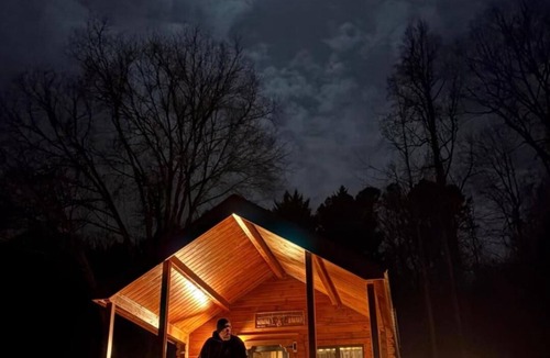 Vein Mountain Cabin | "Romantic Escape. Sauna Bliss & Starlit Evenings."