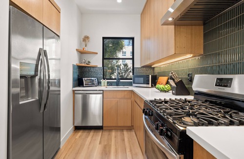 Historic Filipinotown House | Rooftop 3B/2.5BA House-Near Dodger Stadium + DTLA