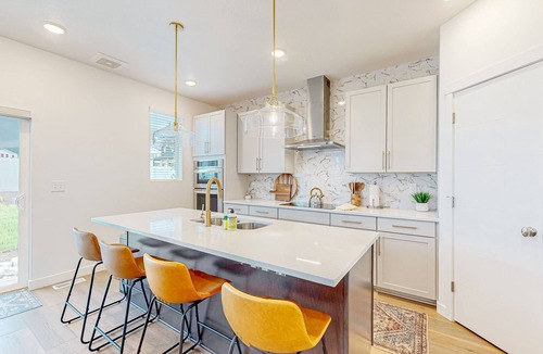 Park City House | Rose Wood Hideaway - Brand-new house in Park City with large yard & game room
