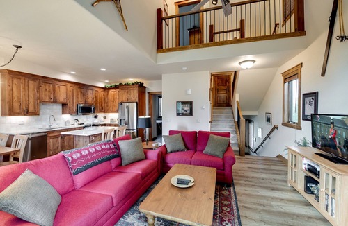 Four O'Clock House | Saddlewood Snowbird Townhome: Ski-In Ski-Out, Hot Tub