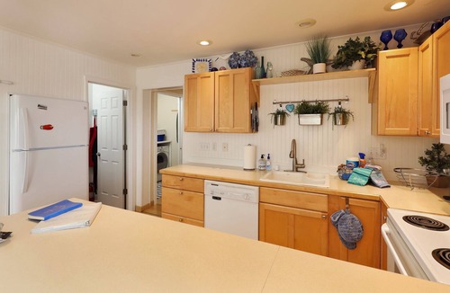 Pacific Beach Cottage | Sail Away Cottage - "This house is FANTASTIC!"