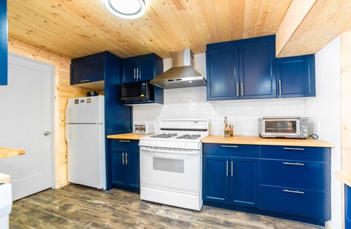 Sandy Hook Cottage | 🏝 Sandy Hooked 2Bed1Bath Remodelled Pine Cottage