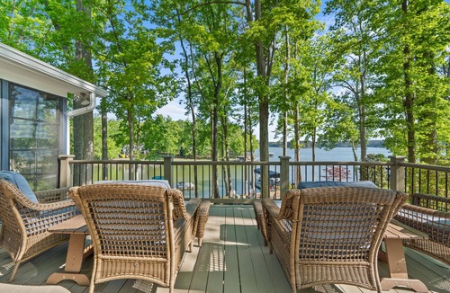 Eatonton House | Secluded Lake Oconee 4 Bed/4 BA lakefront home w/Private dock, 10 Min to Publix