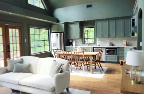 Faber Cabin | Secluded Mountain Cottage in Virginia Wine Country