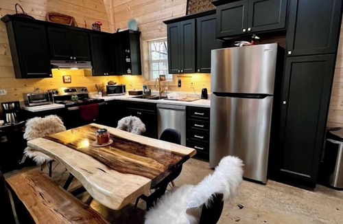 Unaka Cabin | Secluded NC Mtn Red Barn Cabin 3 Acres Near Ocoee Rafting, Lakes, Casino