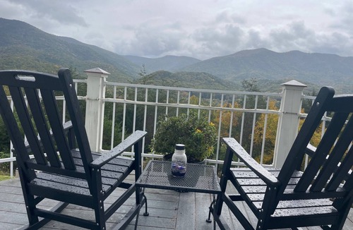 South Fork House | Secluded Retreat- Endless Mtn Views, Rushing Stream, Waterfalls- Sleeps up to 22