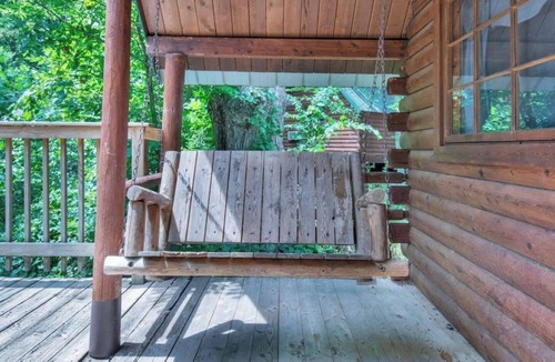Bloomington Cabin | Secluded Rustic Cabin with Views